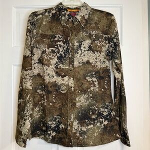 SHE Outdoor Women’s Camo Button Up